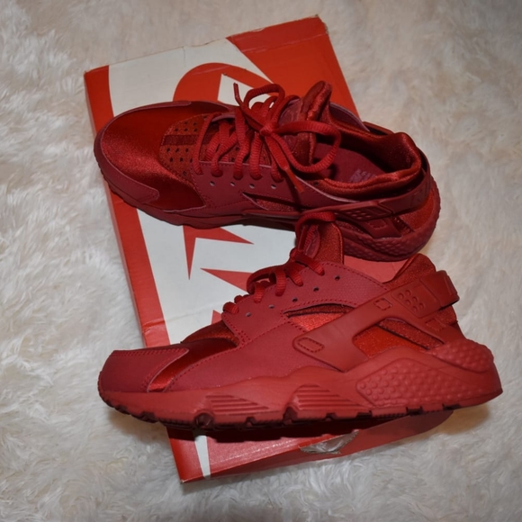 Nike Huaraches - Picture 2 of 3